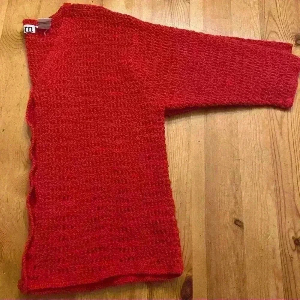 Acorn red knitted